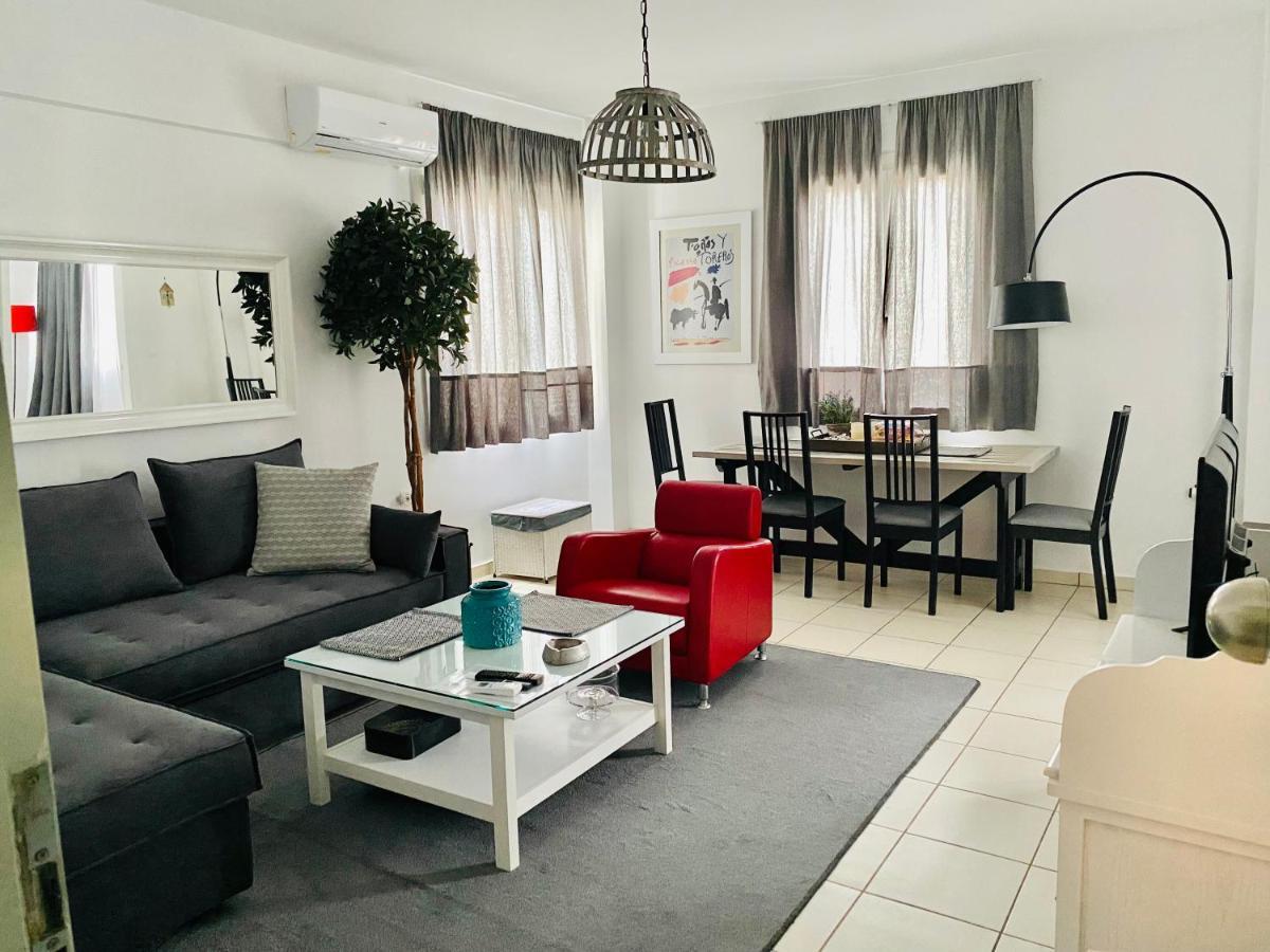 Gianna'S Apartment Central Aigio Cozy And Shining Eksteriør billede